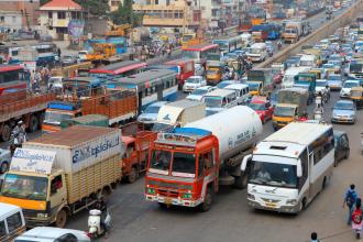 India transport: Shutterstock_SNEHIT